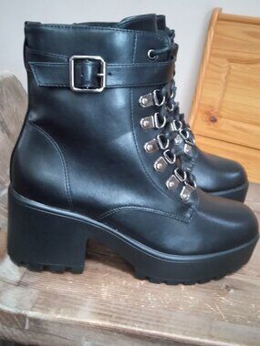 Perphy Women's Size 7 Round Toe Side Zip Chunky Heels Mid Calf Combat Boots NEW!